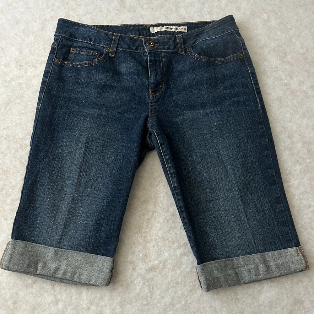DKNY Women's Medium Wash Bermuda Jean Shorts w/ Cuffs Slight Whiskering  Size 14